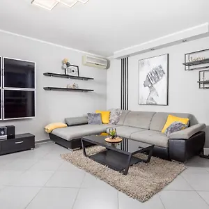  Apartment Skyriver Kroatien